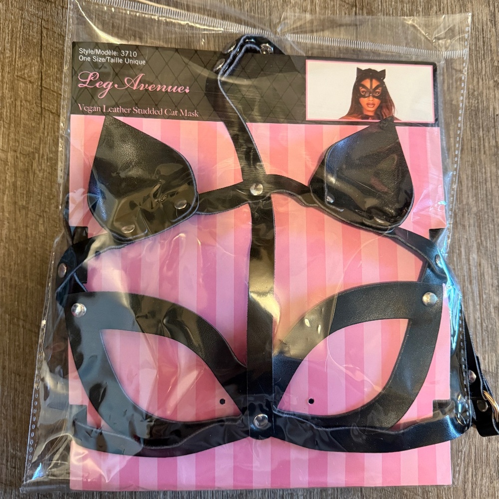 Leather cat mask